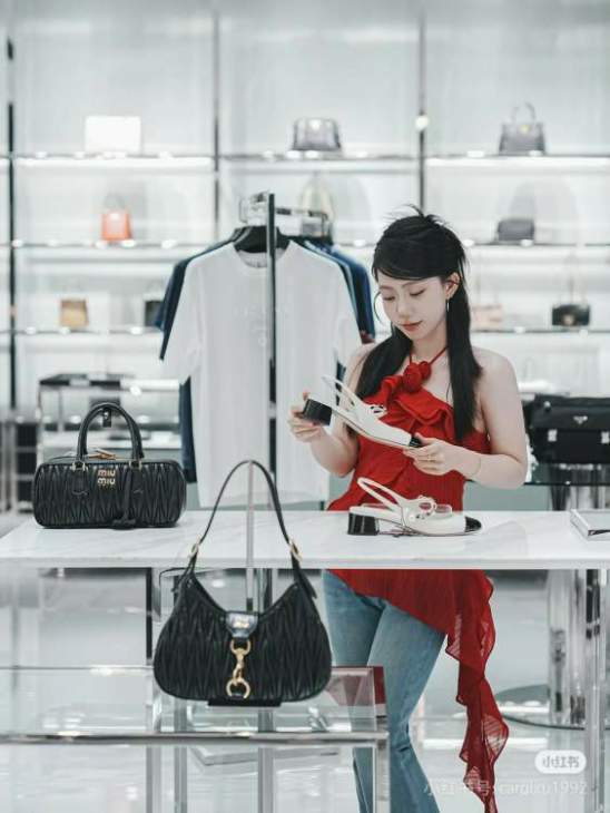 Picture of Miu Miu Handbags _SKUfw184960976fw